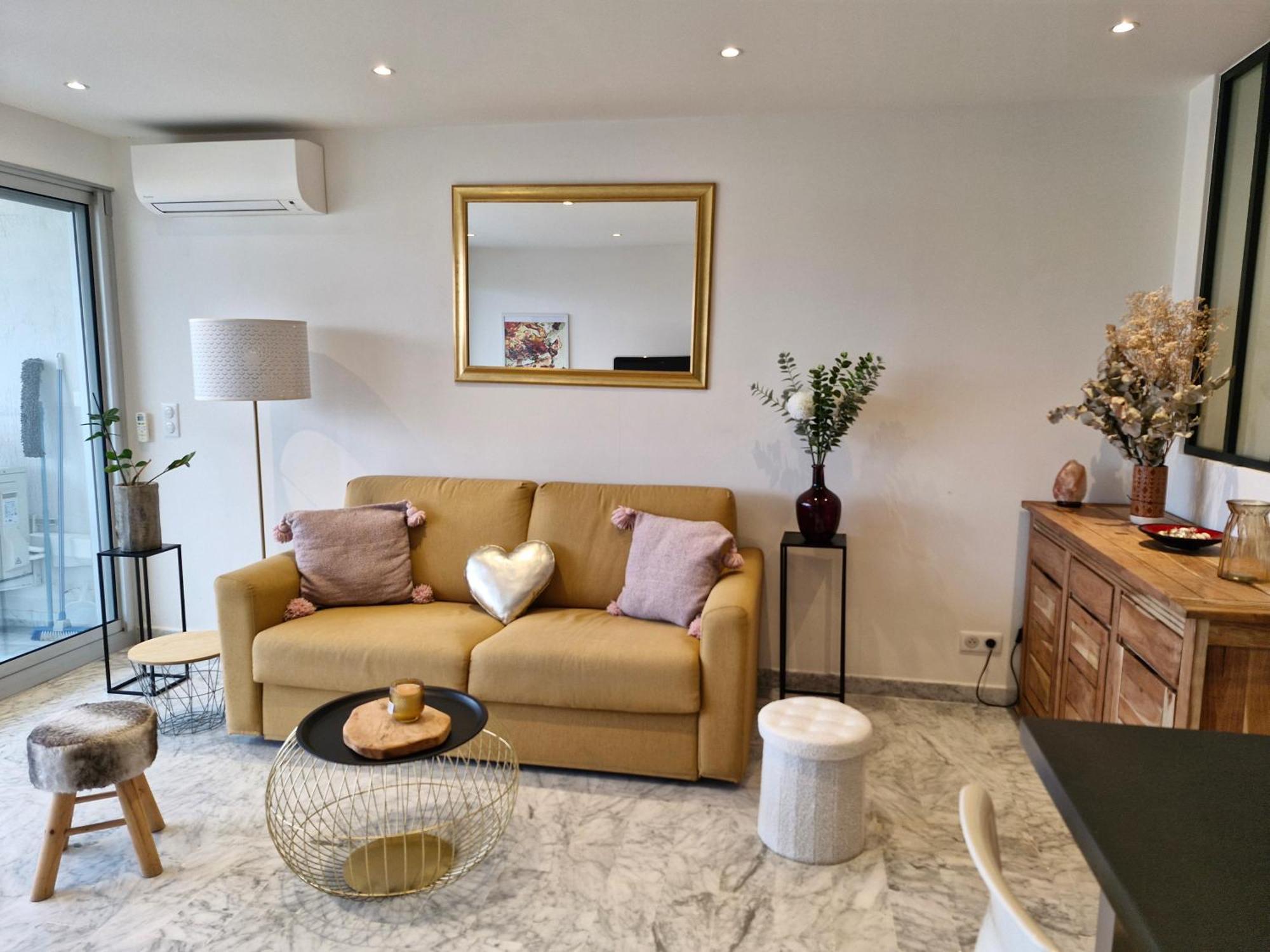 Sunny And Cosy Sea View Studio Антиб Экстерьер фото