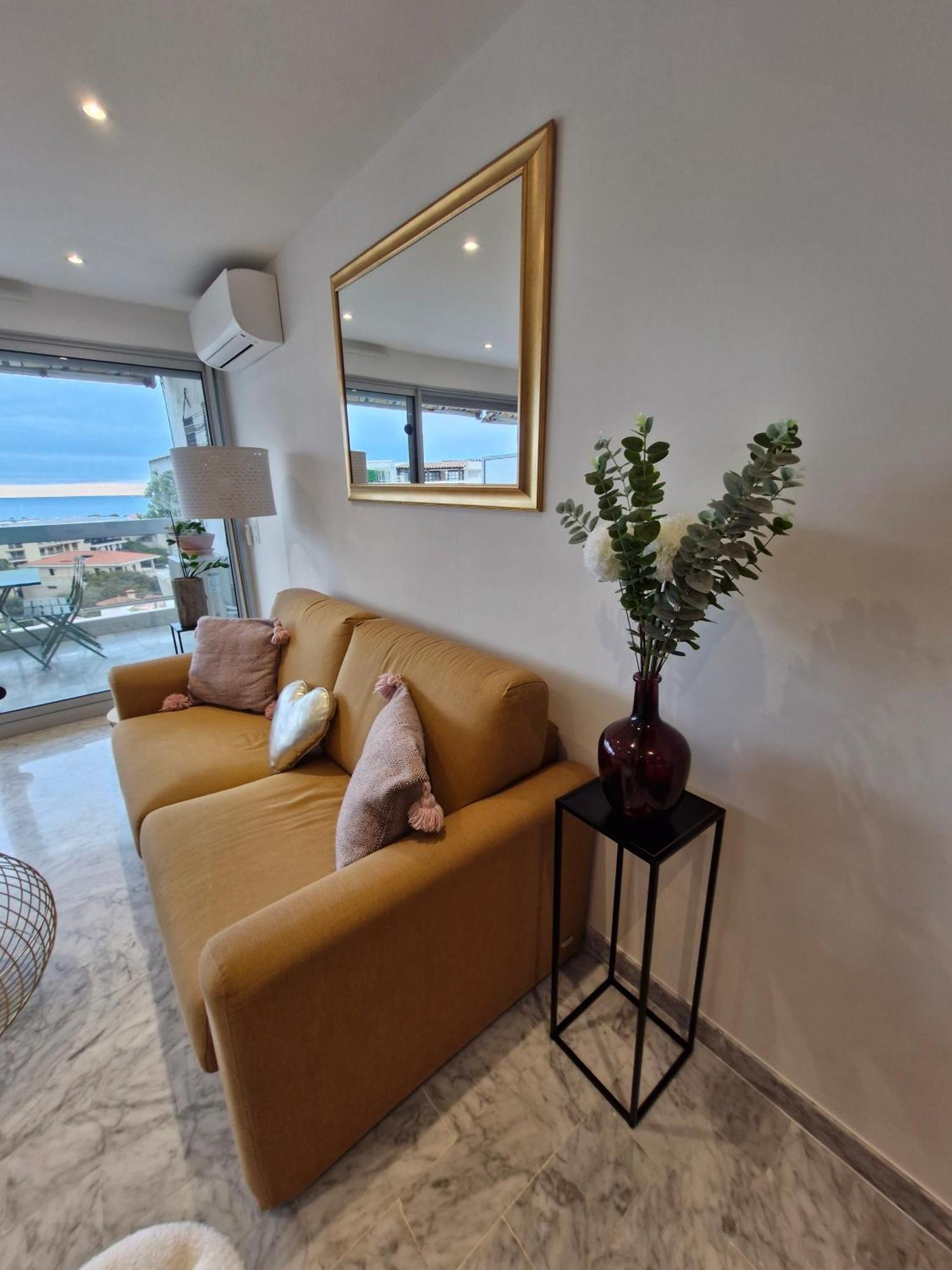 Sunny And Cosy Sea View Studio Антиб Экстерьер фото